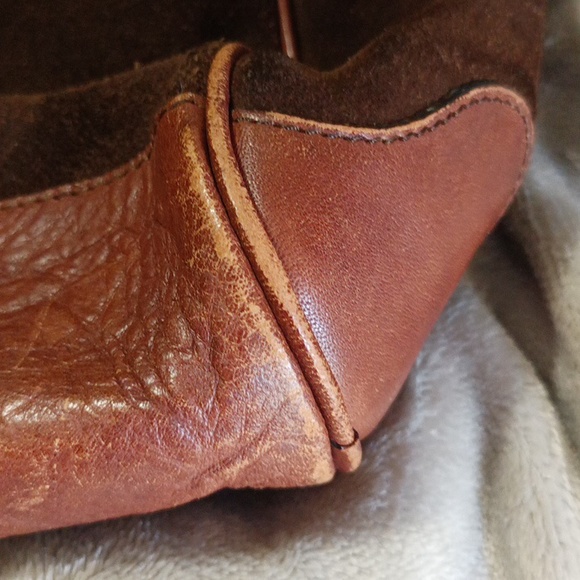 VGT Thomas Burberry Suede shoulder handbag - Picture 13 of 15